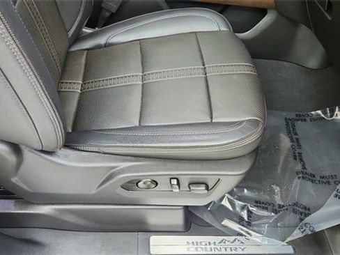 Used 2024 Chevrolet Silverado 3500 High Country image 24