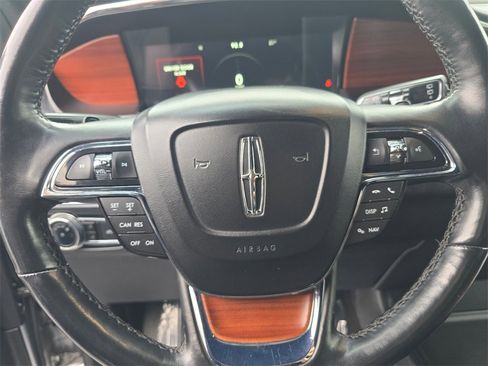 Used 2021 Lincoln Navigator 4WD image 7