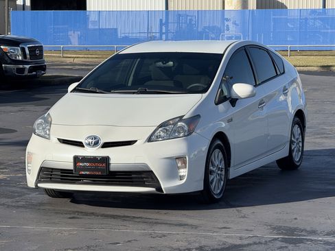 Used 2013 Toyota Prius Prime Plug-In Hybrid image 5