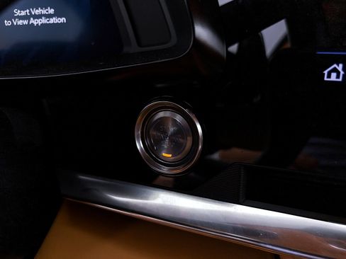 Used 2021 Chevrolet Corvette Stingray Premium Cpe w/ Z51 Performance Package RWD image 28