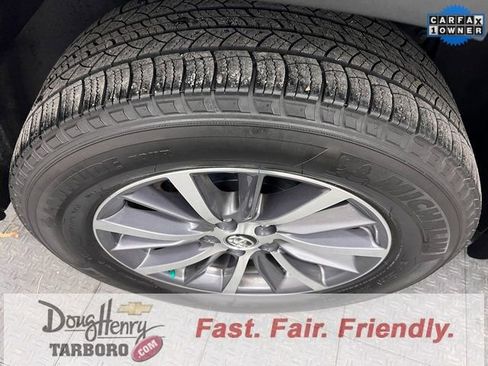 Used 2018 Toyota Highlander XLE image 16