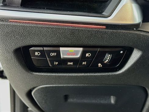 Used 2019 BMW 330i xDrive Sedan w/ M Sport Package AWD/4WD image 15
