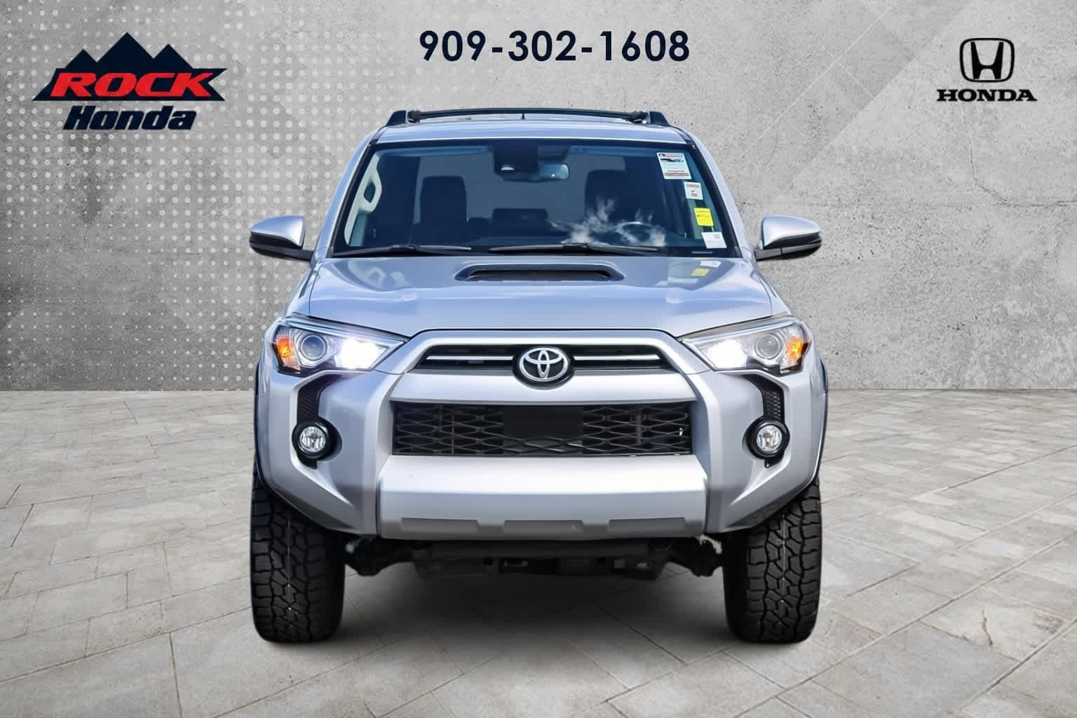 Used 2020 Toyota 4Runner TRD Off-Road Premium w/ Moonroof Package AWD/4WD image 2