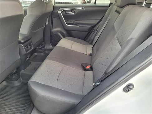 Used 2021 Toyota RAV4 XLE image 18