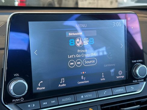 Used 2023 Nissan Altima 2.5 SV FWD image 17