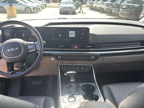 Certified 2026 Kia Carnival FWD image 7