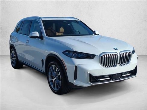 Certified 2026 BMW X5 sDrive40i w/ Premium Package RWD image 3