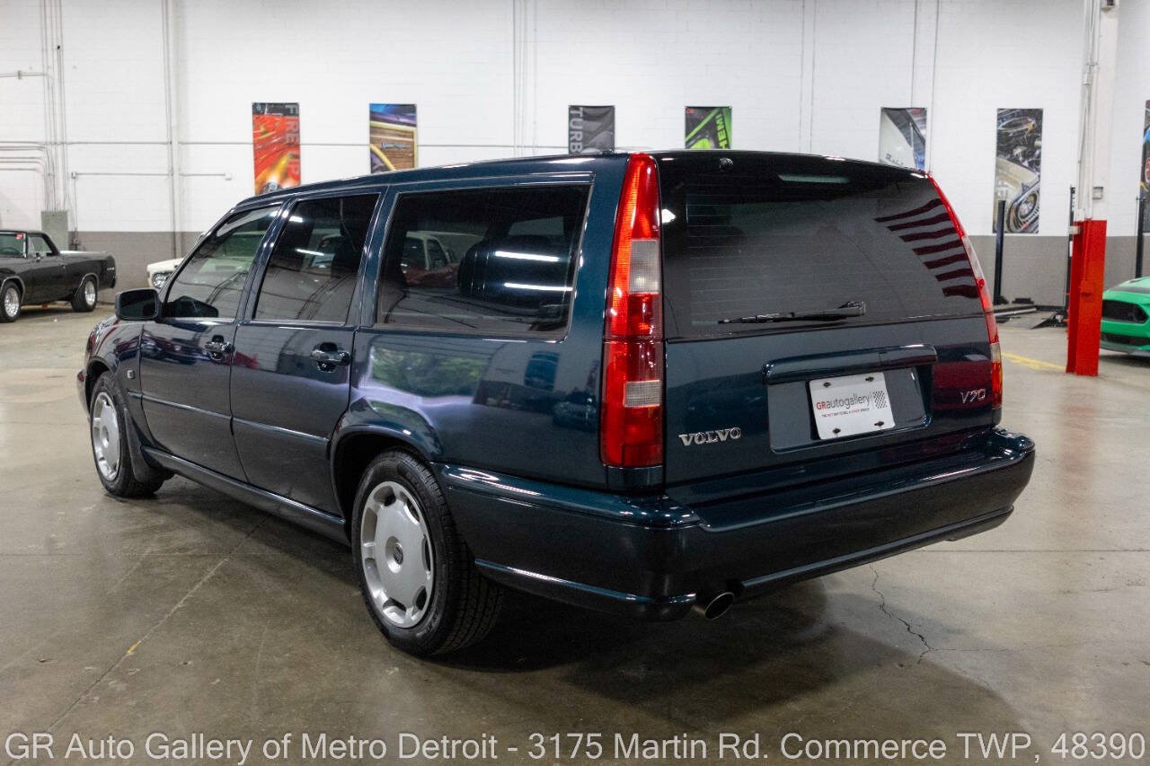 Used 1998 Volvo V70 FWD image 4