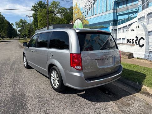 Used 2020 Dodge Grand Caravan SXT FWD image 5