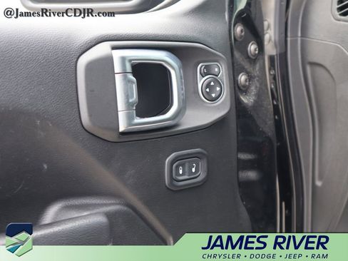 Used 2022 Jeep Wrangler Unlimited Sport image 21