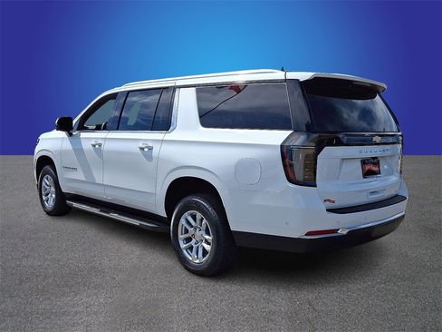 New 2026 Chevrolet Suburban LT w/ Comfort Package image 4