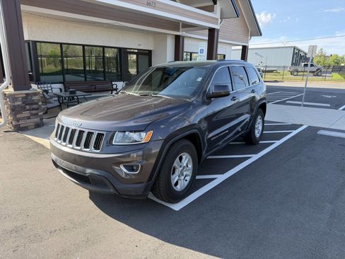 Used 2015 Jeep Grand Cherokee Laredo w/ Quick Order Package 23E image 2
