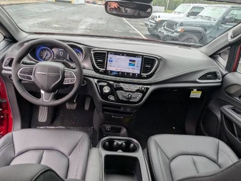 New 2026 Chrysler Pacifica Select FWD image 10