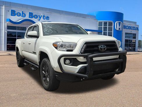 Used 2022 Toyota Tacoma SR5 RWD image 3