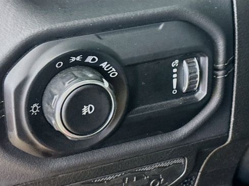 Used 2024 Jeep Wrangler Unlimited Rubicon AWD/4WD image 10