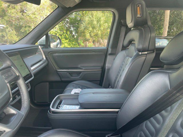 Used 2025 Rivian R1S Adventure Dual AWD/4WD image 9