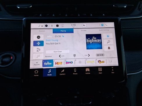 New 2025 Jeep Grand Cherokee L Limited w/ Trailer Tow Package image 36