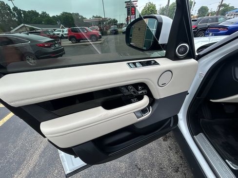 Used 2019 Land Rover Range Rover HSE AWD/4WD image 7