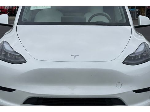 Used 2025 Tesla Model Y Long Range AWD/4WD image 14