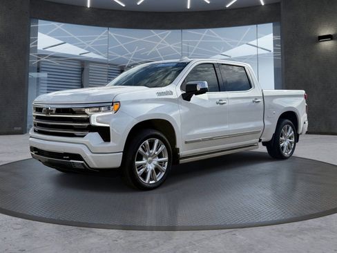 Used 2024 Chevrolet Silverado 1500 High Country image 2