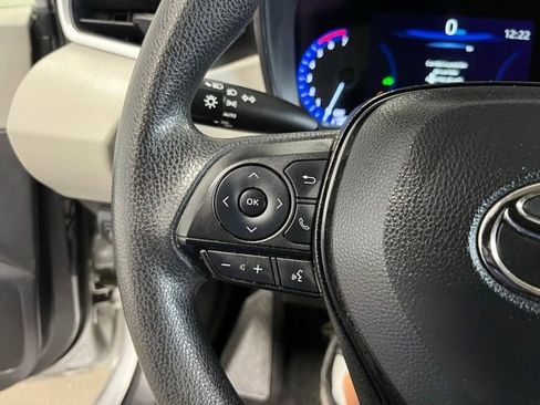 Used 2022 Toyota Corolla LE FWD image 25