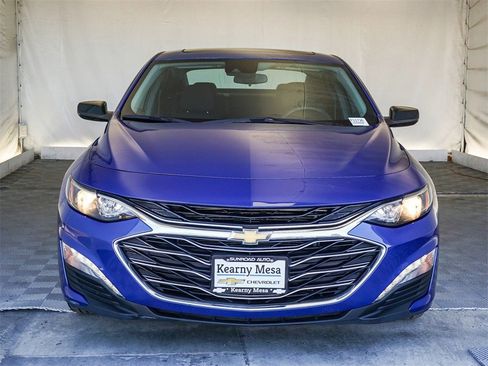 Used 2023 Chevrolet Malibu LT image 2