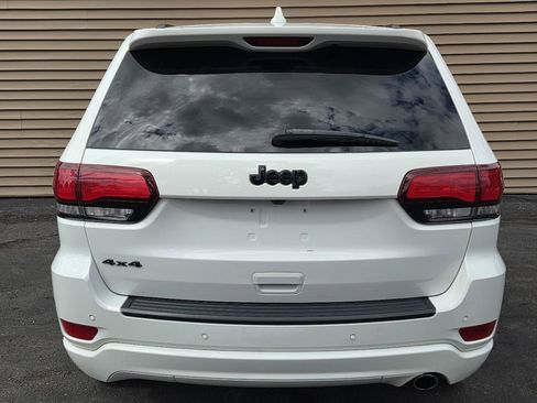 Used 2020 Jeep Grand Cherokee Altitude AWD/4WD image 4