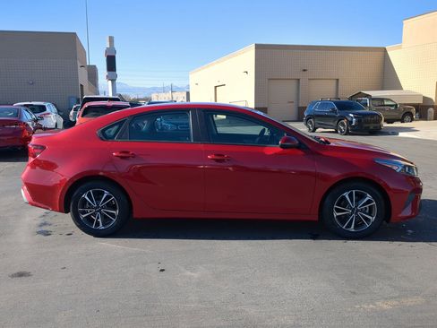 Used 2023 Kia Forte LXS w/ LXS Technology Package image 2