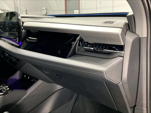 Used 2025 Audi Q6 e-tron Premium Plus w/ Premium Plus image 17