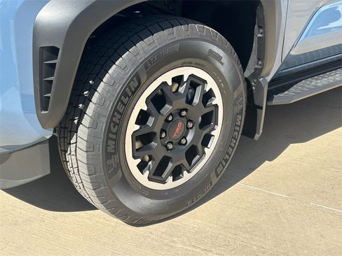 New 2025 Toyota 4Runner TRD Off-Road Premium image 9