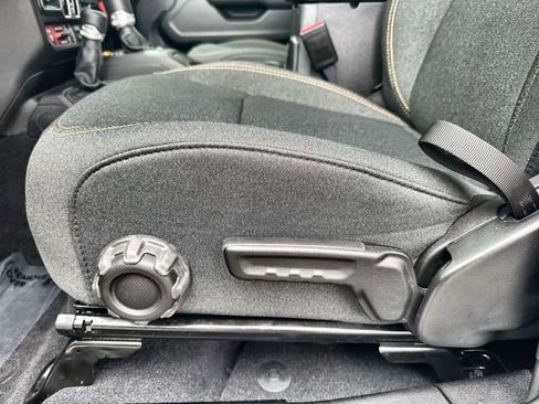 Used 2025 Jeep Gladiator Willys image 21