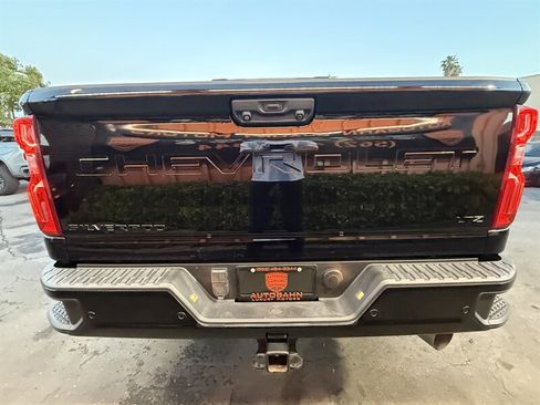 Used 2022 Chevrolet Silverado 2500 LTZ w/ LTZ Plus Package image 15