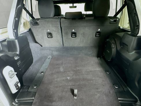 Used 2023 Jeep Wrangler Unlimited w/ Sun & Screen Package AWD/4WD image 28