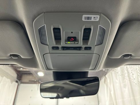 Used 2025 Toyota Highlander XLE image 42