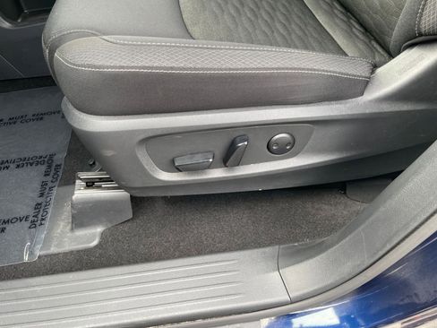 Used 2025 Nissan Pathfinder SV image 25