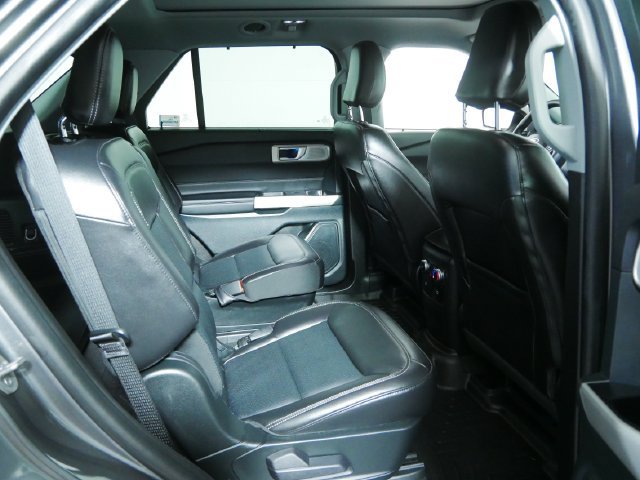 Used 2023 Ford Explorer Limited w/ Limited Technology Package AWD/4WD image 16