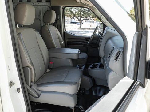 Used 2020 Nissan NV 2500 SV image 34