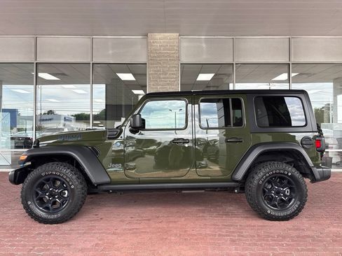 Used 2023 Jeep Wrangler Unlimited w/ Cold Weather Group AWD/4WD image 11