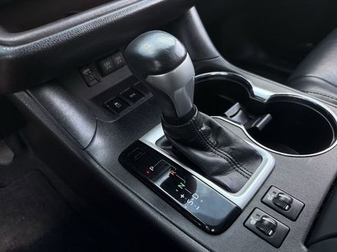 Used 2018 Toyota Highlander XLE FWD image 20