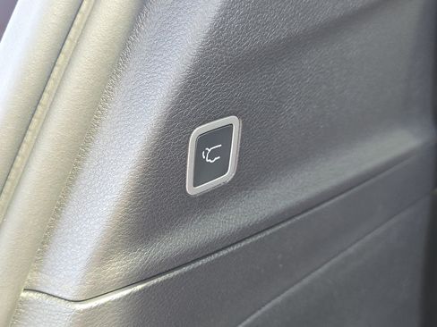 New 2026 Chrysler Pacifica Limited w/ S Appearance Package image 19