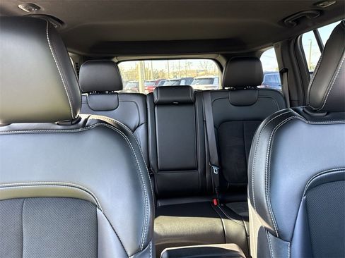 Used 2025 Jeep Grand Cherokee Altitude image 26