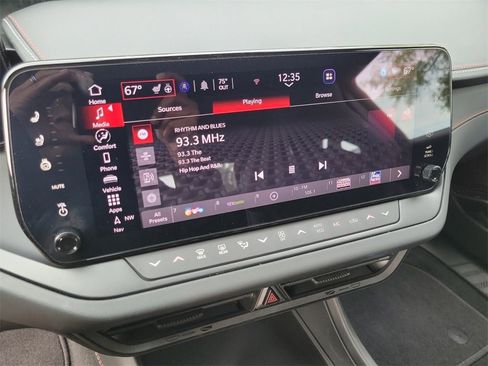 Used 2025 Dodge Charger Daytona Scat Pack w/ Track Pack image 30