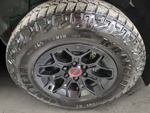 Used 2025 Toyota Tacoma TRD Pro image 9