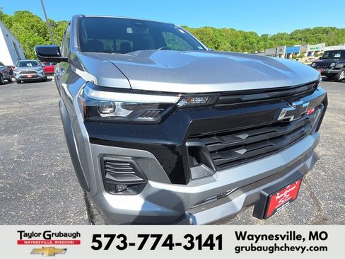 Used 2023 Chevrolet Colorado Z71 w/ Z71 Convenience Package 2 AWD/4WD image 12