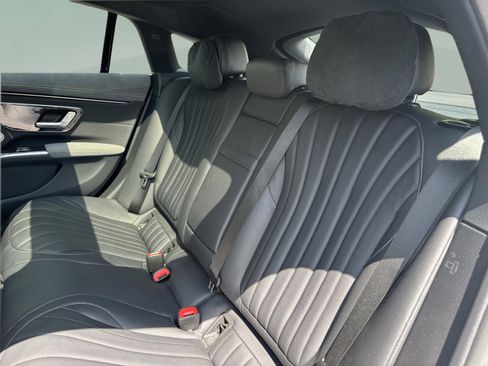 Used 2022 Mercedes-Benz EQS 450+ Sedan image 30