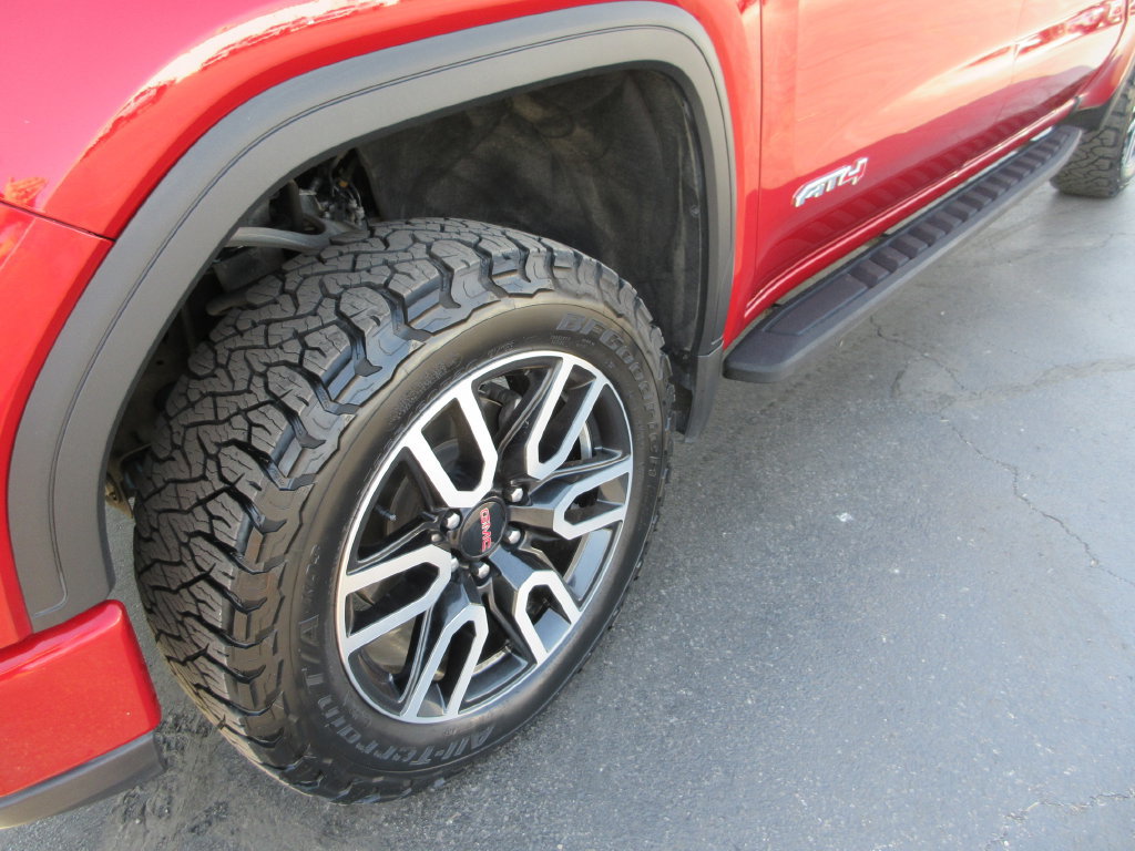 Certified 2024 GMC Sierra 1500 AT4 w/ Technology Package AWD/4WD image 14