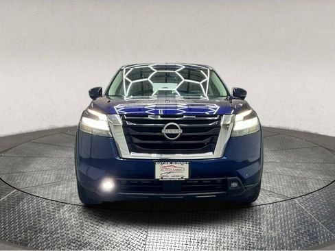 Used 2022 Nissan Pathfinder Platinum w/ Cargo Package image 3