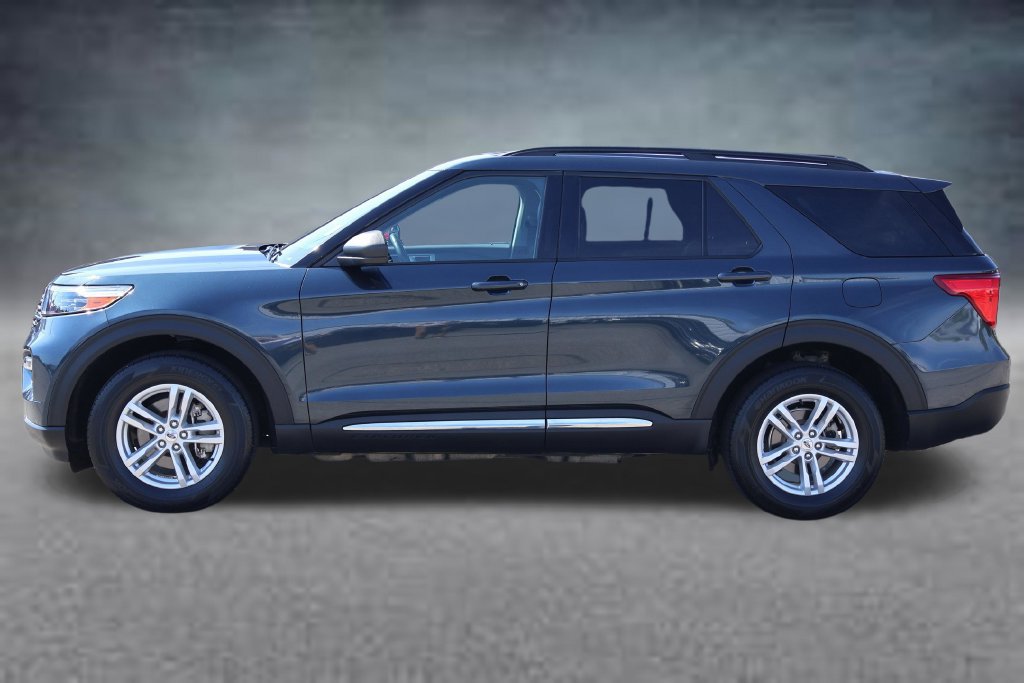 Used 2023 Ford Explorer XLT w/ Equipment Group 202A AWD/4WD image 4