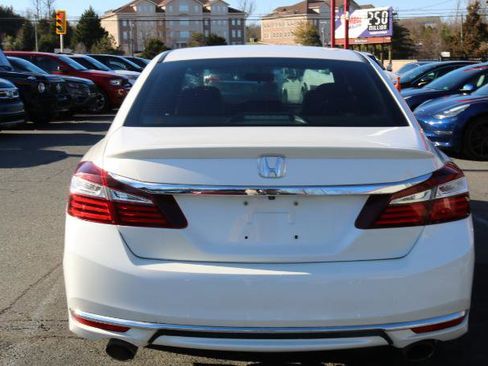 Used 2017 Honda Accord Sport Special Edition image 6