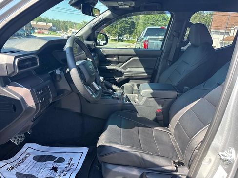 Used 2024 Toyota Tacoma TRD Sport RWD image 22